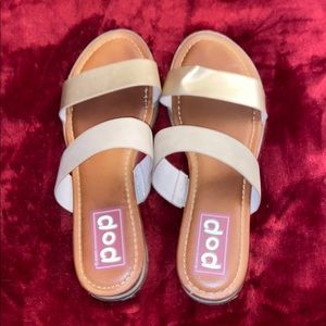 Sandals with two different color gold straps